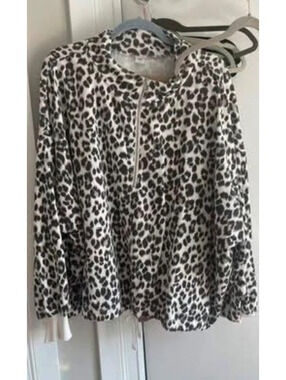 Leopard print three quarter zip old navy sweatshirt